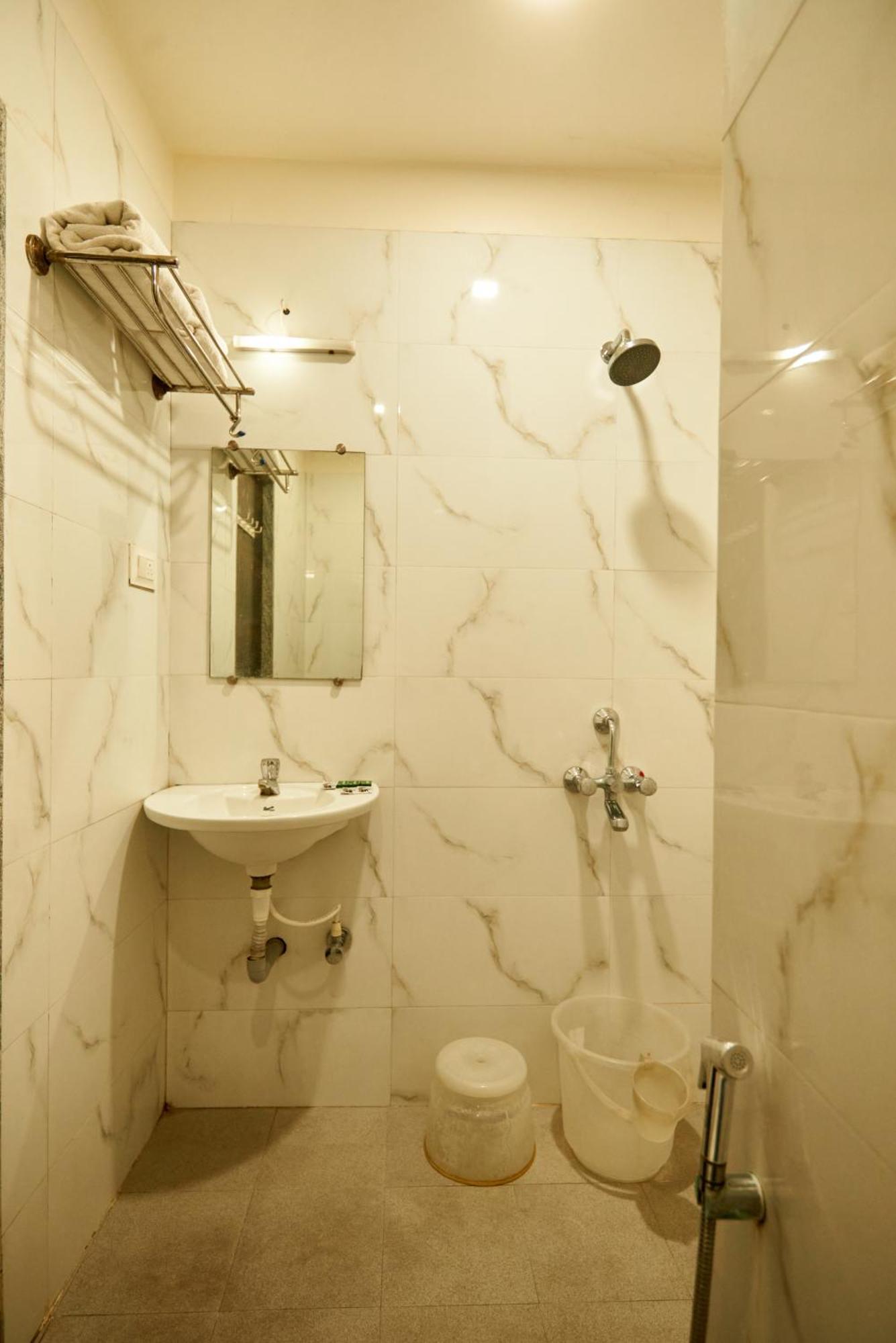 Hotel Pride Inn Ширди Екстериор снимка