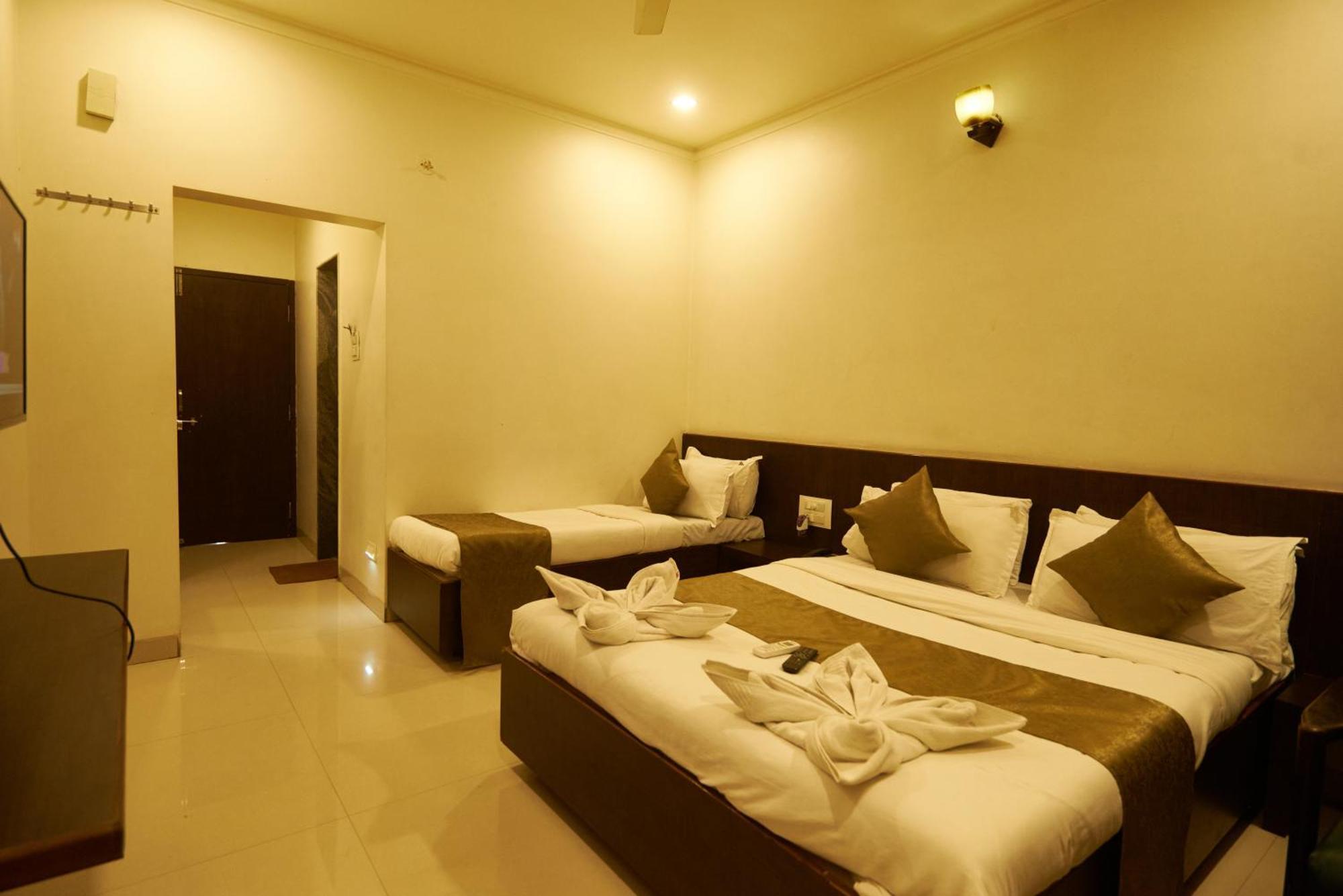 Hotel Pride Inn Ширди Екстериор снимка