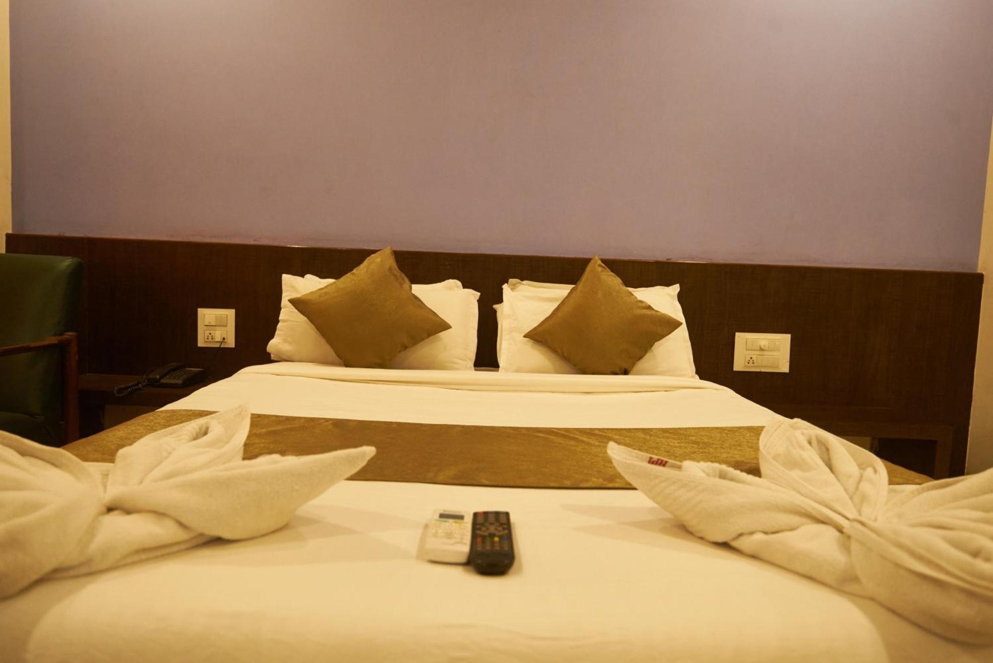 Hotel Pride Inn Ширди Екстериор снимка